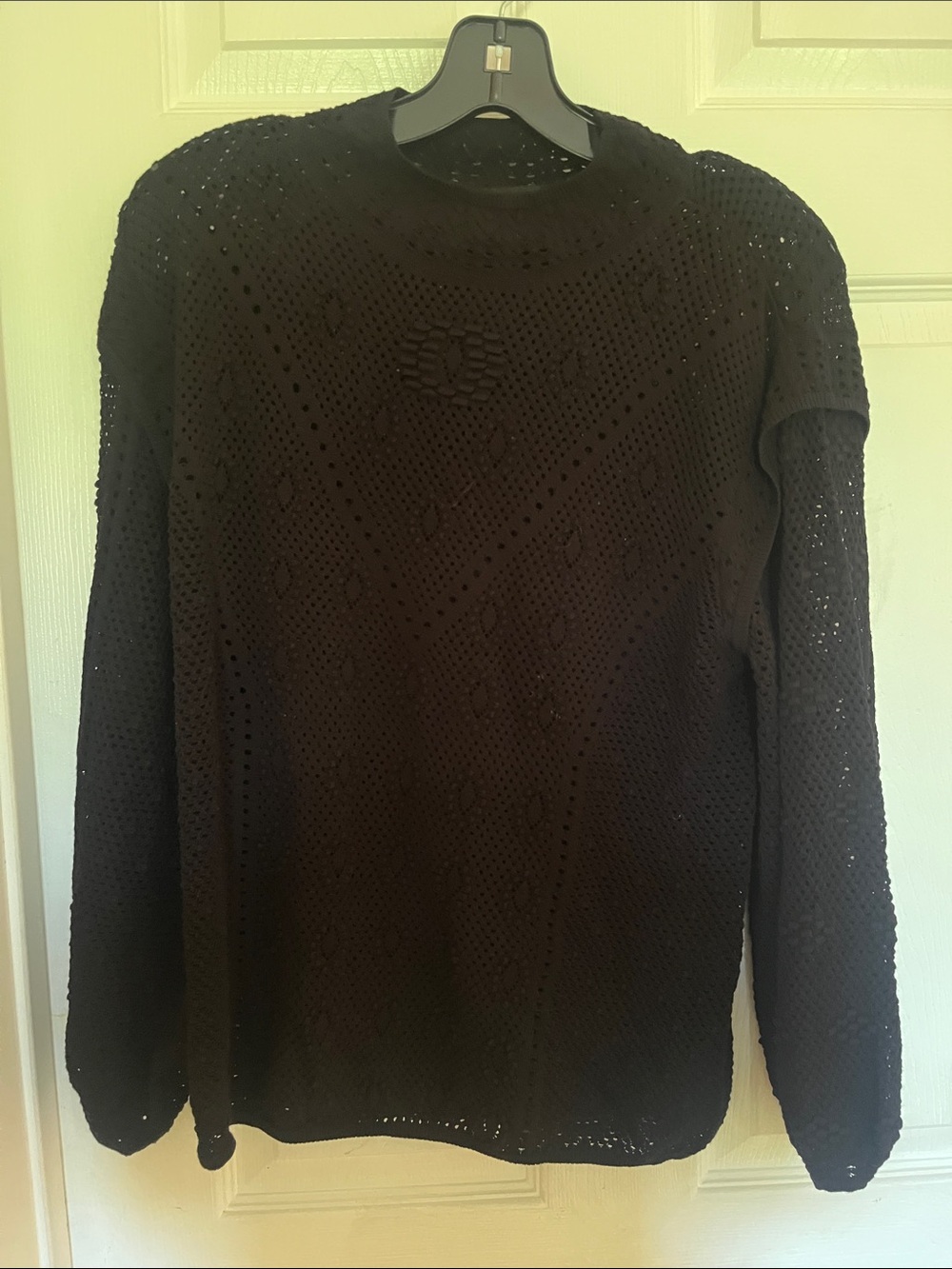 White House Black Market Knit Sweater - Classic Crew Neck. Size Large